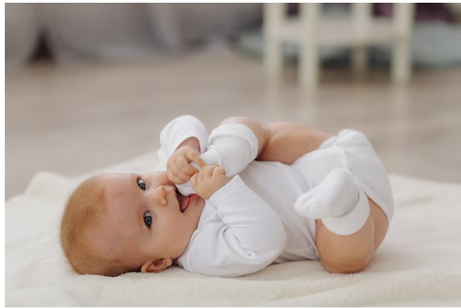 Providing tips and strategies for parents dealing with aversions, regardless of the feeding method.